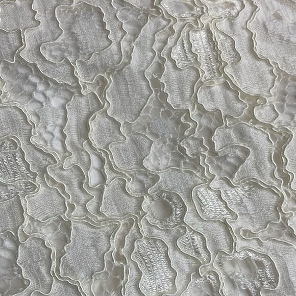 CACHE’ 6 White Fully Lined Lacey  Front Zip Short Shorts - Picture 6 of 12